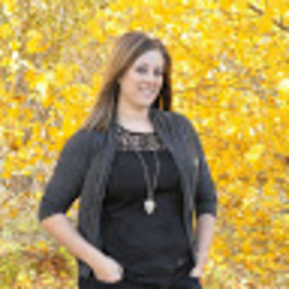 Meet your Posher, Andrea - Picture 1 of 1